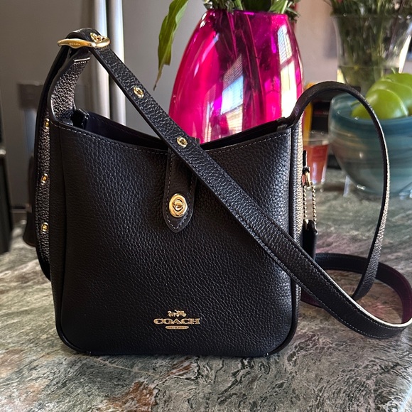 Coach Handbags - NWOT Coach Black Pebbled Leather Crossbody Bag